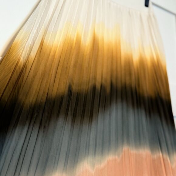 Simply Vera Wang Women’s Pleated Chiffon Ombré Maxi Skirt Size S - Picture 6 of 9